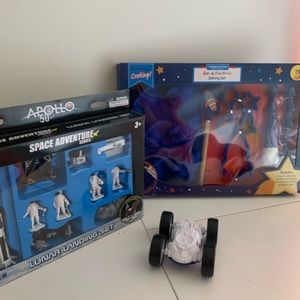 Nwt space gifts for kids
